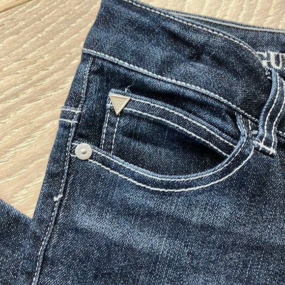 Guess Jeans - Picture 5 of 6